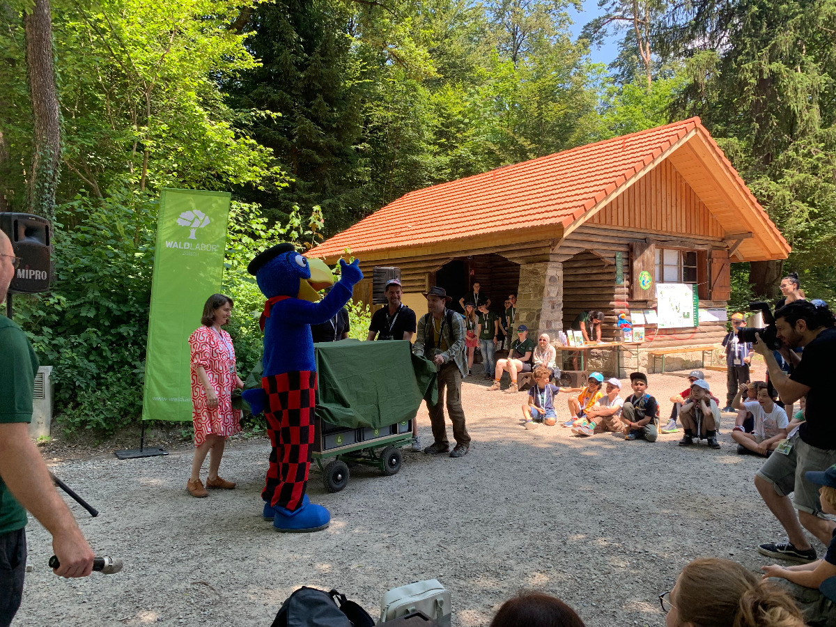 Eröffnung Globis Waldlabor Holderbachhütte